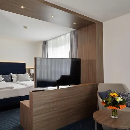 Alexander Am Zoo Hotel