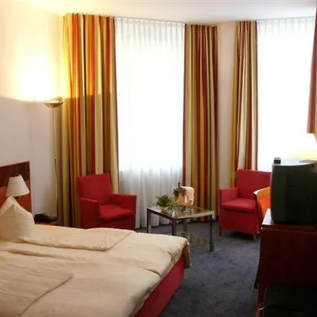 Alexander Am Zoo 4*