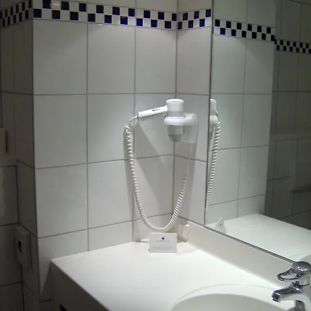 Hotel Alexander Am Zoo 4*