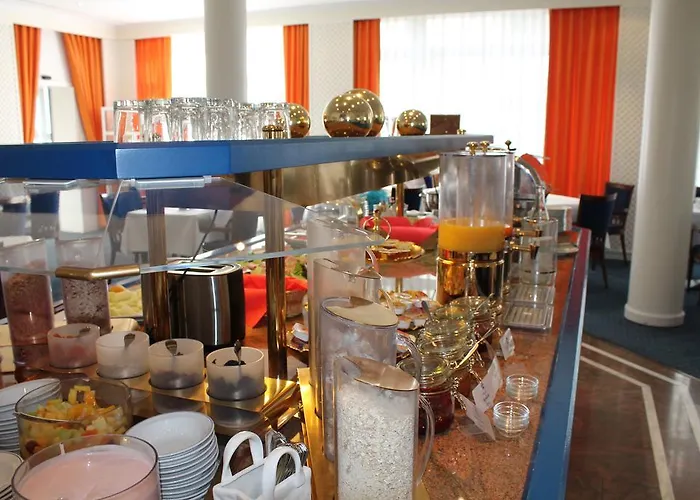 Alexander Am Zoo Hotel