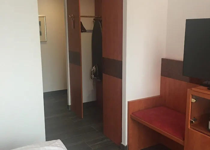 アレクサンダー アム ズー ホテル