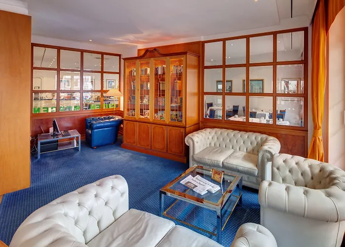 アレクサンダー アム ズー 4* フランクフルト