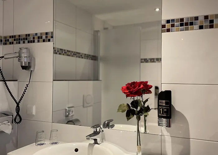 Hotel Alexander Am Zoo 4*